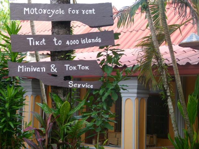 Khamphouy Guesthouse Champassak Exterior foto