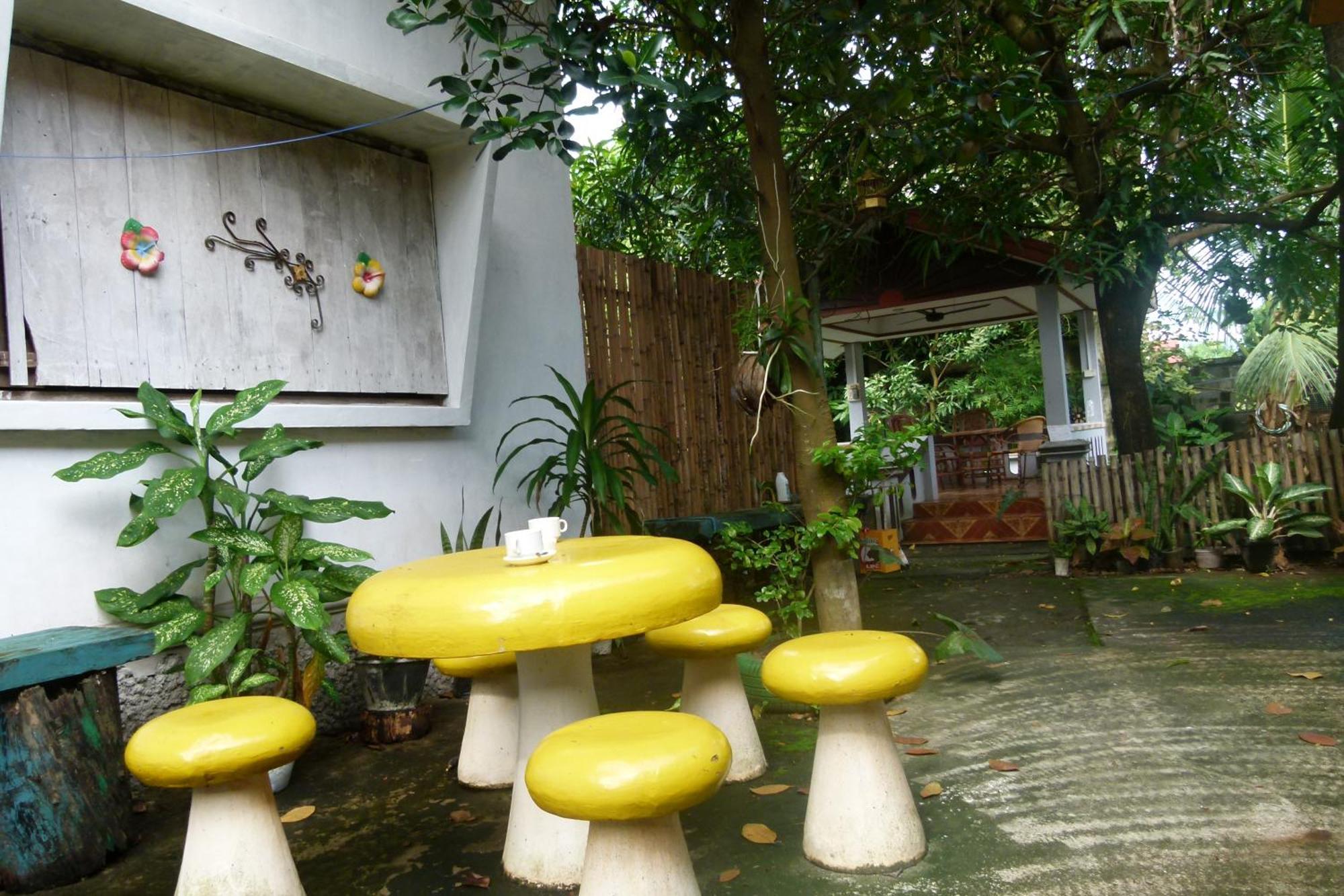 Khamphouy Guesthouse Champassak Exterior foto