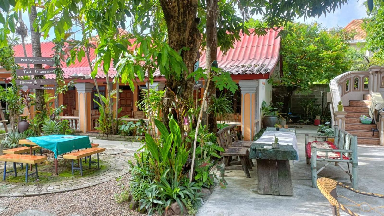 Khamphouy Guesthouse Champassak Exterior foto