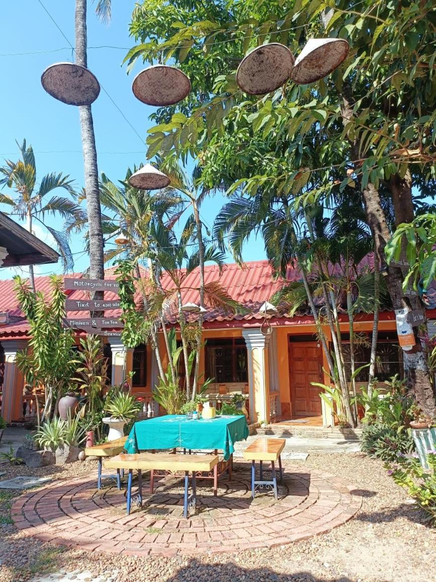 Khamphouy Guesthouse Champassak Exterior foto